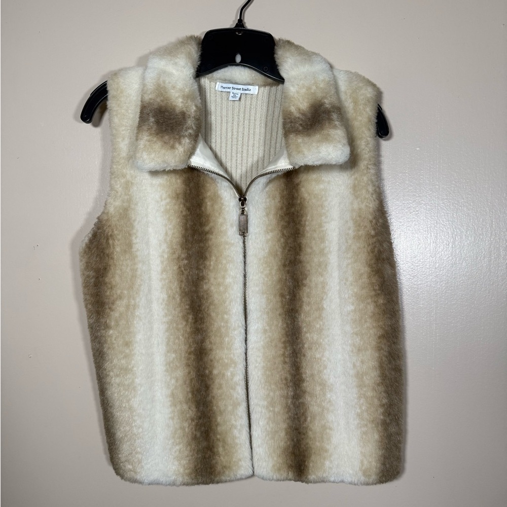 Mercer Street Faux Fur Zip Vest with Ribbed Backing Old Money Size LP